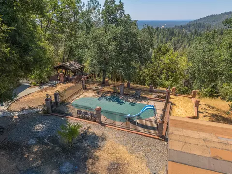 Exterior - 14532 Chauncy Way, Redding, CA 96003 photo 23 of 33