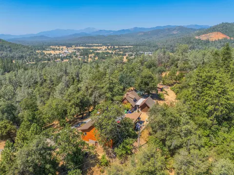 View/Area - 14532 Chauncy Way, Redding, CA 96003 photo 5 of 14