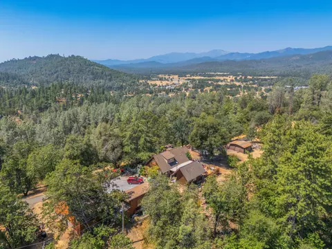 View/Area - 14532 Chauncy Way, Redding, CA 96003 photo 6 of 14