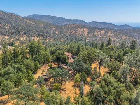 View/Area - 14532 Chauncy Way, Redding, CA 96003 photo 12 of 14