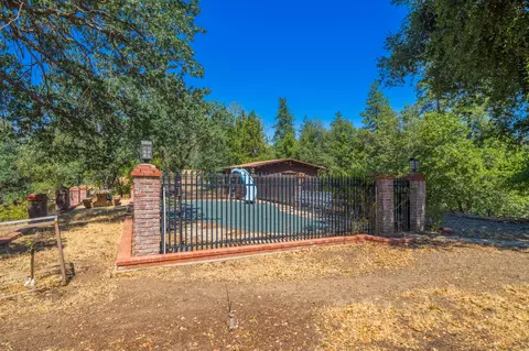 Exterior - 14532 Chauncy Way, Redding, CA 96003 photo 15 of 33