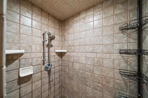 Bath - 14532 Chauncy Way, Redding, CA 96003 photo 2 of 9