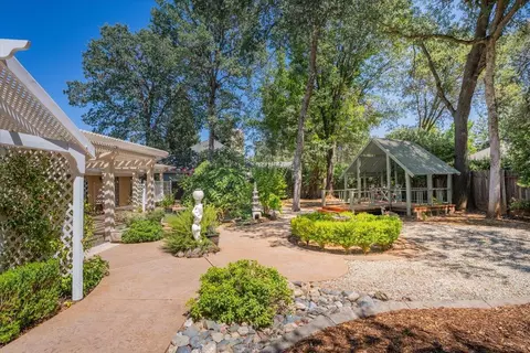 2589 Castlewood Dr, Redding, CA 96002 photo 39