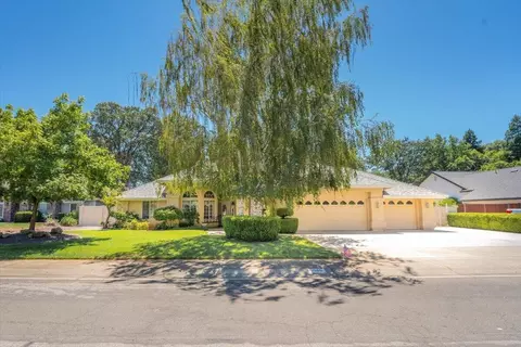2589 Castlewood Dr, Redding, CA 96002 photo 56