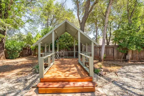 2589 Castlewood Dr, Redding, CA 96002 photo 42