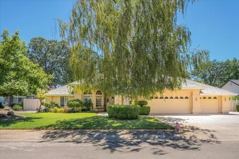2589 Castlewood Dr, Redding, CA 96002
