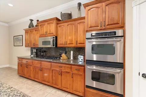 Kitchen - 3648 Laver Ct, Redding, CA 96002 photo 5 of 6