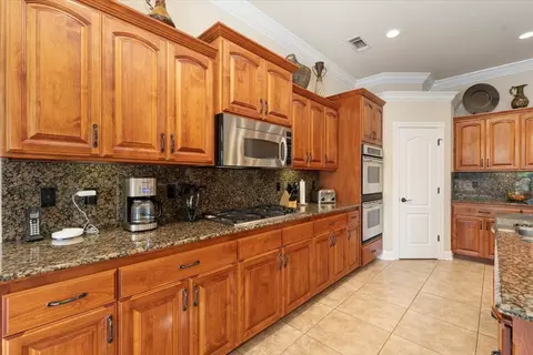 Kitchen - 3648 Laver Ct, Redding, CA 96002 photo 3 of 6