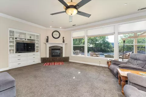 Living - 3648 Laver Ct, Redding, CA 96002 photo 2 of 4