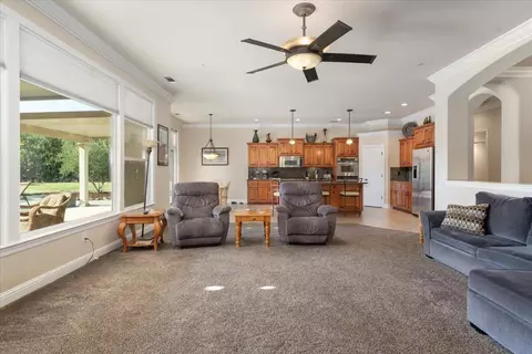 Living - 3648 Laver Ct, Redding, CA 96002 photo 3 of 4