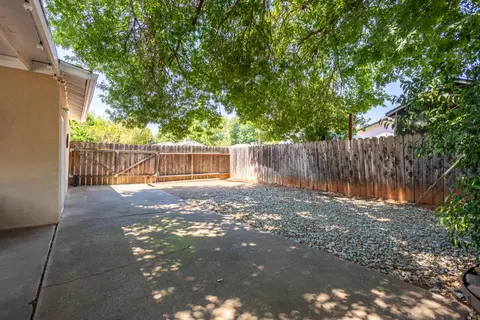 3615 Mercury Dr, Redding, CA 96002 photo 14