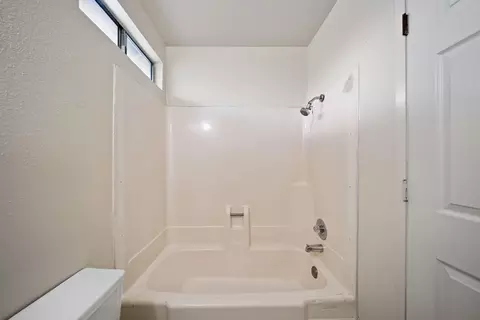 Bath - 3250 Lana Ct, Redding, CA 96003 photo 3 of 3