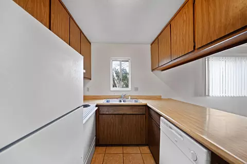 Kitchen - 3250 Lana Ct, Redding, CA 96003 photo 2 of 4