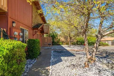 Exterior - 3250 Lana Ct, Redding, CA 96003 photo 4 of 11