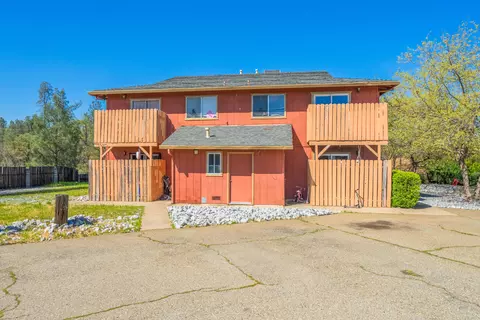 Exterior - 3250 Lana Ct, Redding, CA 96003 photo 3 of 11
