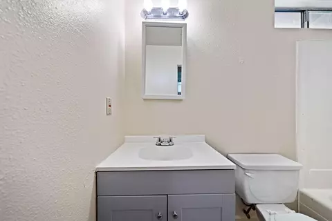 Bath - 3250 Lana Ct, Redding, CA 96003 photo 2 of 3