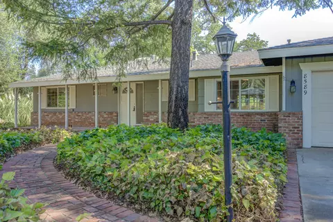 8589 Copper Dr, Redding, CA 96001 photo 2