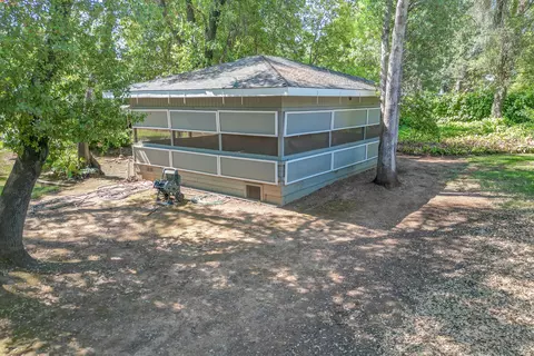 8589 Copper Dr, Redding, CA 96001 photo 36