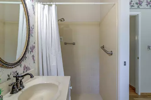 8589 Copper Dr, Redding, CA 96001 photo 30