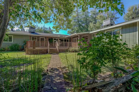 8589 Copper Dr, Redding, CA 96001 photo 35