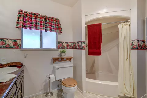 8589 Copper Dr, Redding, CA 96001 photo 22