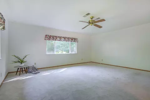 8589 Copper Dr, Redding, CA 96001 photo 16