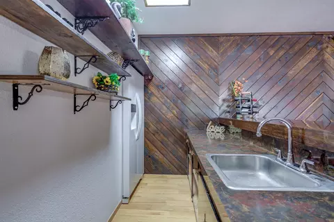 8589 Copper Dr, Redding, CA 96001 photo 15