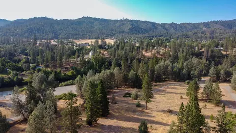 View/Area - 40 Lewiston Turnpike Rd, Lewiston, CA 96052 photo 3 of 4