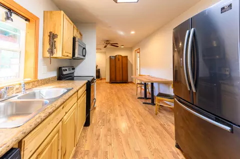 Kitchen - 40 Lewiston Turnpike Rd, Lewiston, CA 96052 photo 2 of 2
