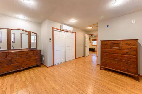 Bedroom - 40 Lewiston Turnpike Rd, Lewiston, CA 96052 photo 1 of 2