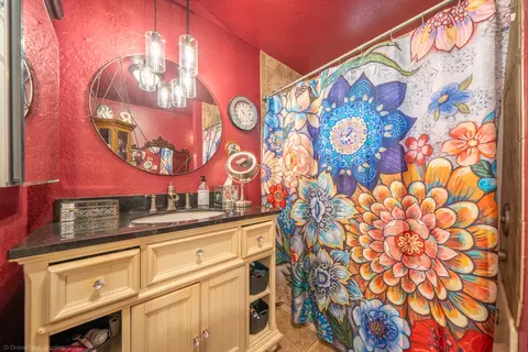 Bath - 2711 N Bonnyview Rd, Redding, CA 96001 photo 1 of 2