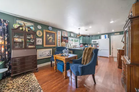 Dining - 2711 N Bonnyview Rd, Redding, CA 96001 photo 1 of 1