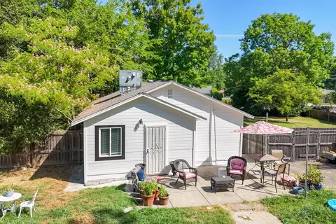 Exterior - 2711 N Bonnyview Rd, Redding, CA 96001 photo 33 of 33