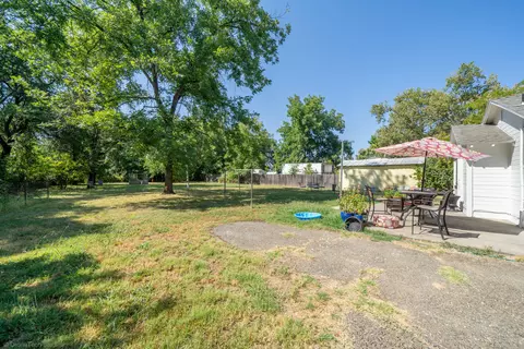 Exterior - 2711 N Bonnyview Rd, Redding, CA 96001 photo 21 of 33