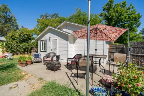 Exterior - 2711 N Bonnyview Rd, Redding, CA 96001 photo 31 of 33