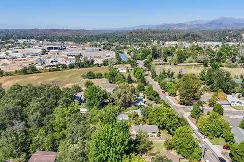 View/Area - 2711 N Bonnyview Rd, Redding, CA 96001 photo 4 of 6