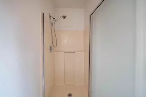 Bath - 8107 Montgomery Cir, Redding, CA 96001 photo 5 of 5