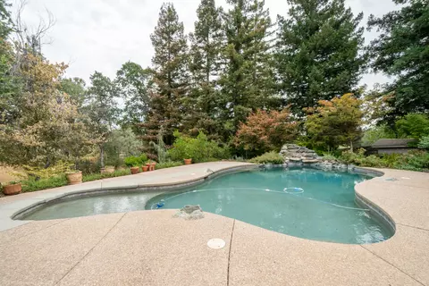 Exterior - 8107 Montgomery Cir, Redding, CA 96001 photo 20 of 51