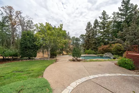 Exterior - 8107 Montgomery Cir, Redding, CA 96001 photo 10 of 51