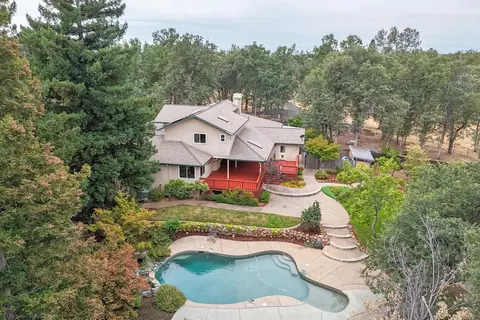 View/Area - 8107 Montgomery Cir, Redding, CA 96001 photo 1 of 13