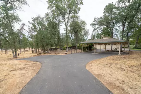 Exterior - 8107 Montgomery Cir, Redding, CA 96001 photo 45 of 51