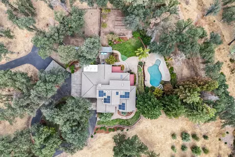 View/Area - 8107 Montgomery Cir, Redding, CA 96001 photo 13 of 13