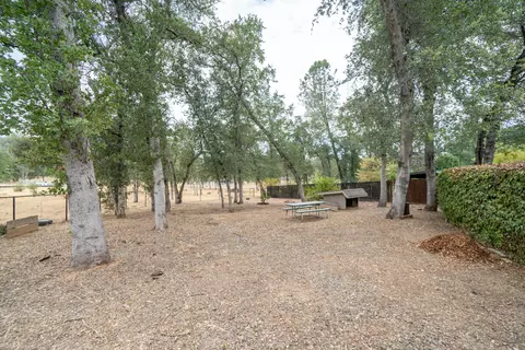 Exterior - 8107 Montgomery Cir, Redding, CA 96001 photo 43 of 51