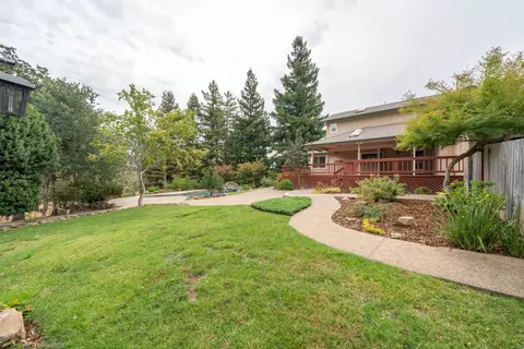 Exterior - 8107 Montgomery Cir, Redding, CA 96001 photo 30 of 51
