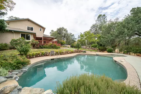 Exterior - 8107 Montgomery Cir, Redding, CA 96001 photo 19 of 51
