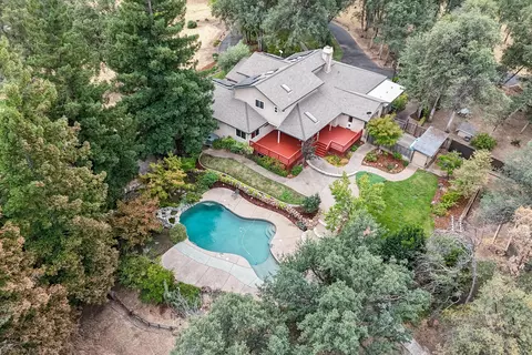 8107 Montgomery Cir, Redding, CA 96001