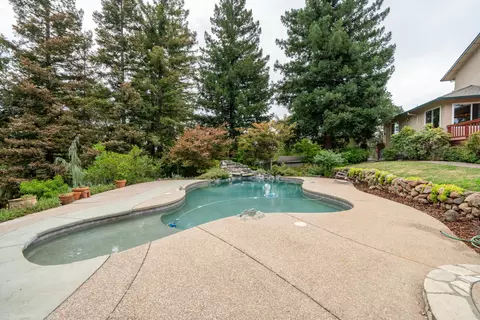 Exterior - 8107 Montgomery Cir, Redding, CA 96001 photo 14 of 51