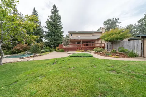 Exterior - 8107 Montgomery Cir, Redding, CA 96001 photo 29 of 51