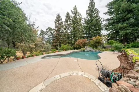 Exterior - 8107 Montgomery Cir, Redding, CA 96001 photo 13 of 51