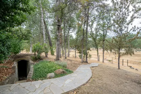 Exterior - 8107 Montgomery Cir, Redding, CA 96001 photo 40 of 51